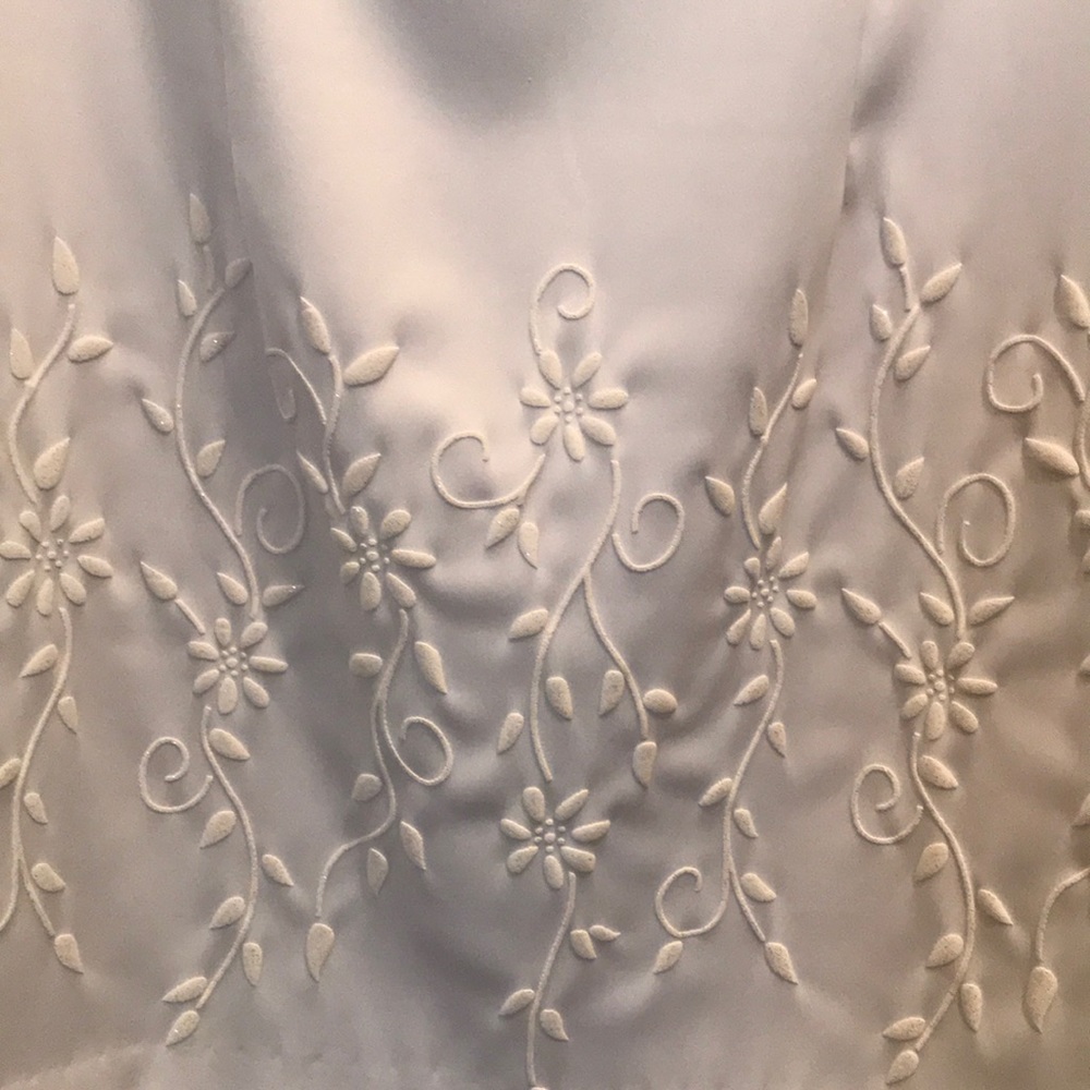 Dress - Picture 3 of 3